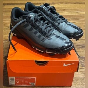 GUC Nike Vapor Edge Shark football cleats, youth size 5.5, black/white